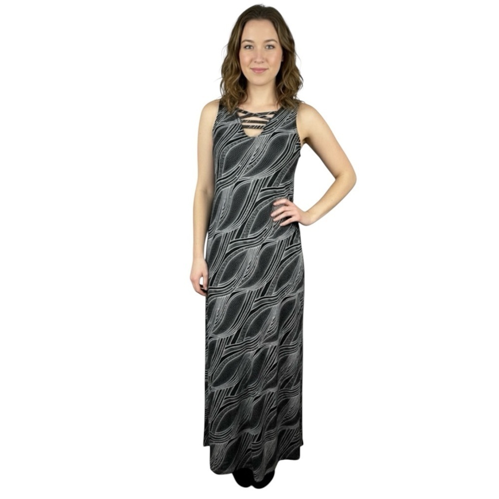 2 Dye 4 Sleeveless Black and White Maxi Dress Size Medium
